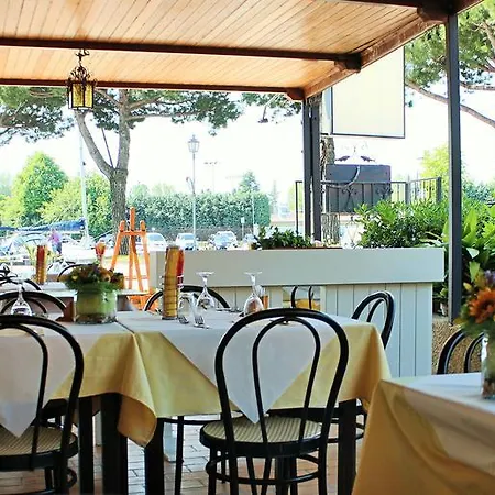 Trattoria Fioravante Hotel *